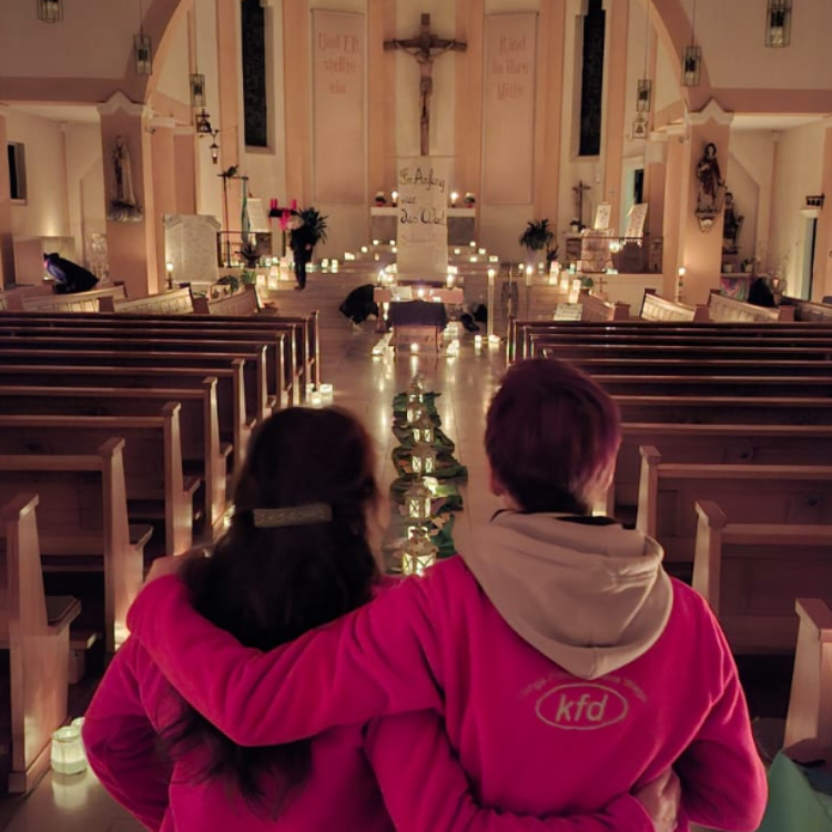 Lichtspur 2025 in der Kirche St. Laurentius