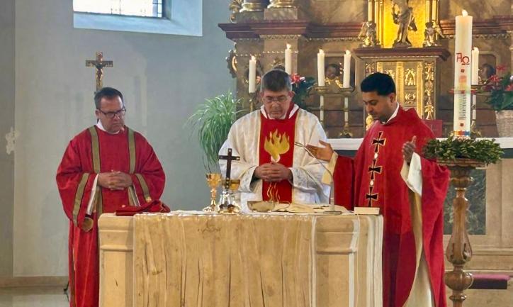 Einführung des Dekanskooperator Pater Shijo Paul an Pfingsten 2025