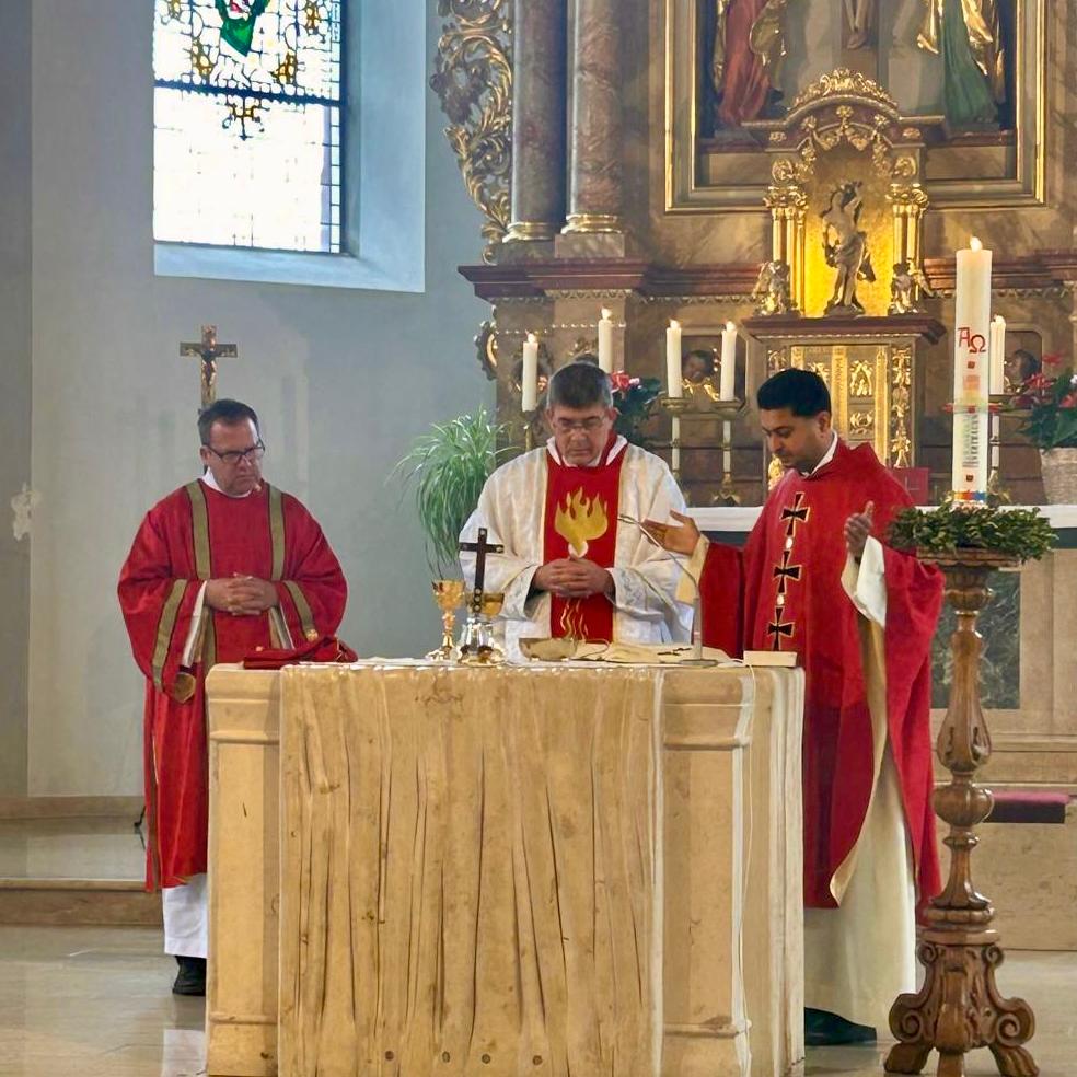 Einführung des Dekanskooperator Pater Shijo Paul an Pfingsten 2025