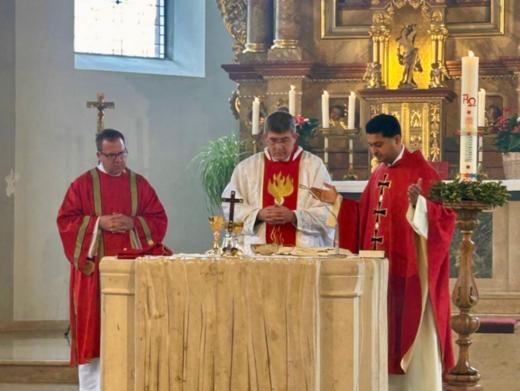 Einführung des Dekanskooperator Pater Shijo Paul an Pfingsten 2025